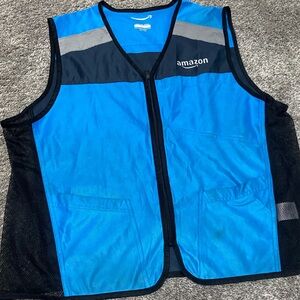 Amazon luly yang vest XL delivery uniform